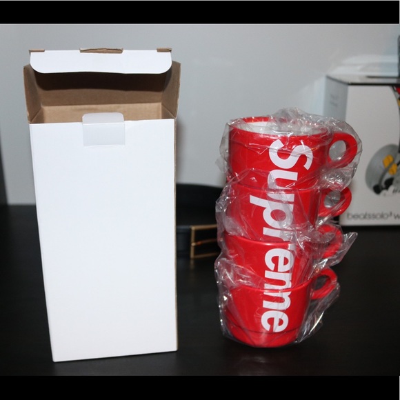 Supreme Stacking Cups - Picture 3 of 5